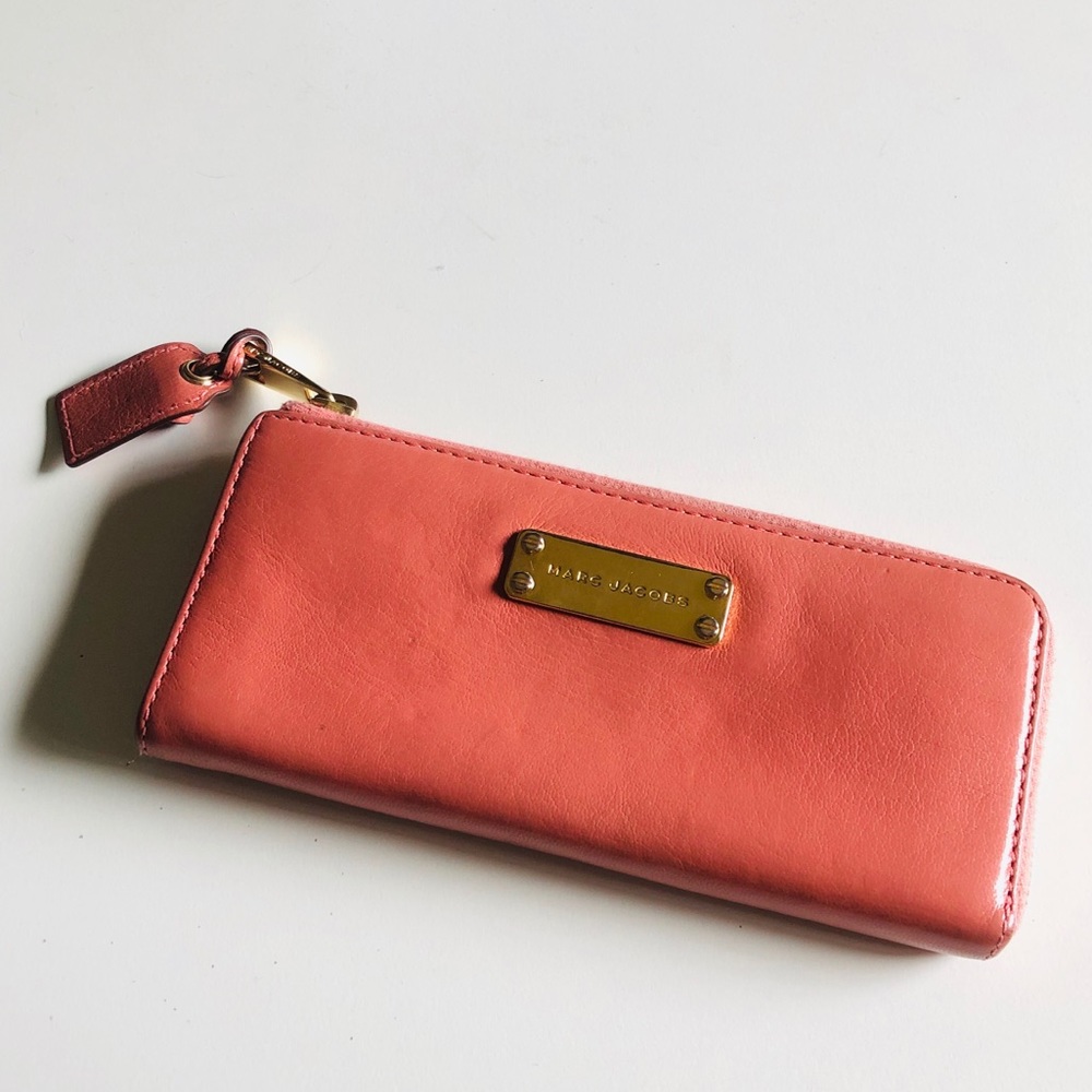 ⭐️Marc Jacobs⭐️Rose Pink Leather Zip Wallet